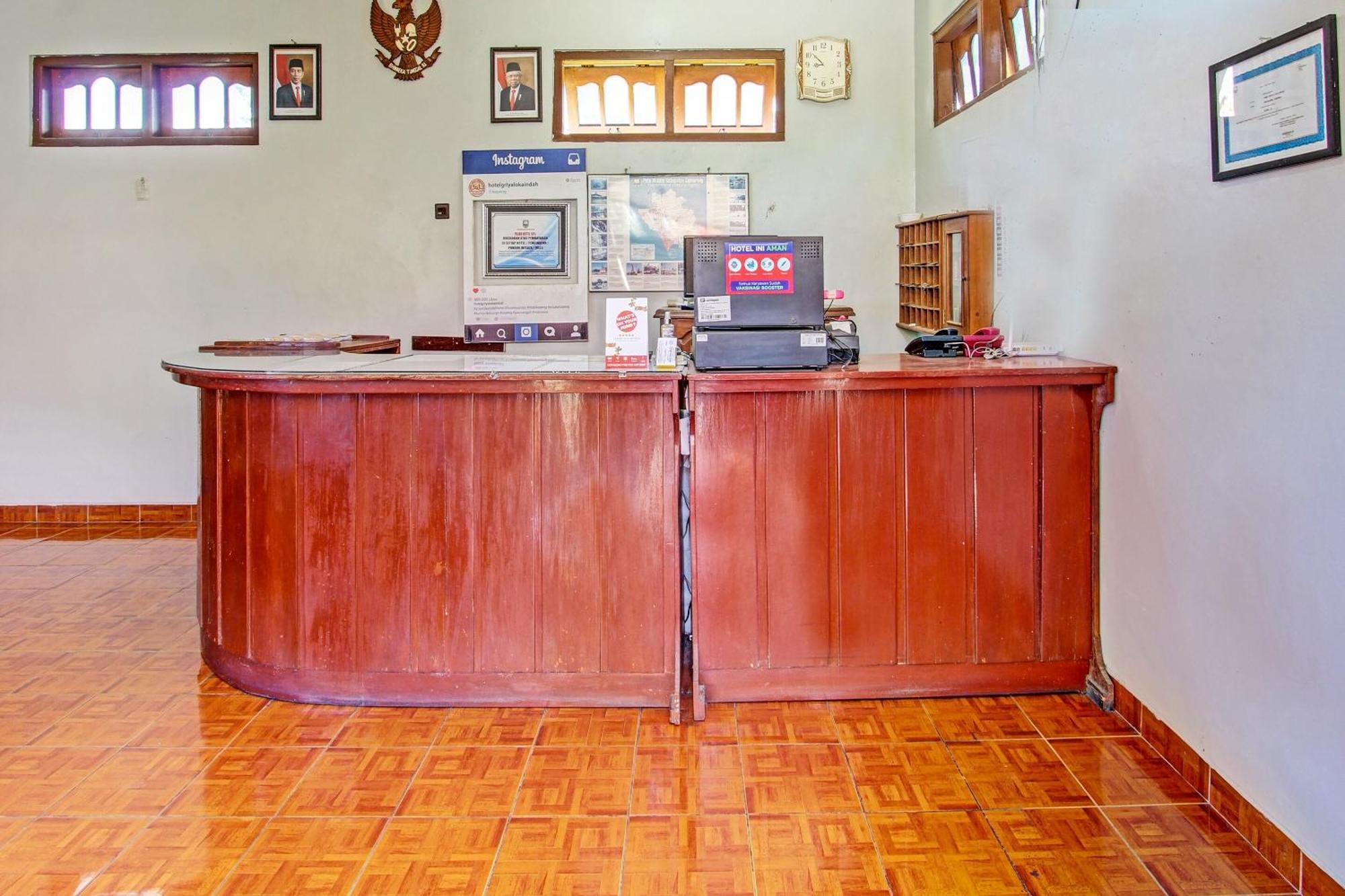 Capital O 91644 Loka Hause Hotel Salatiga Buitenkant foto