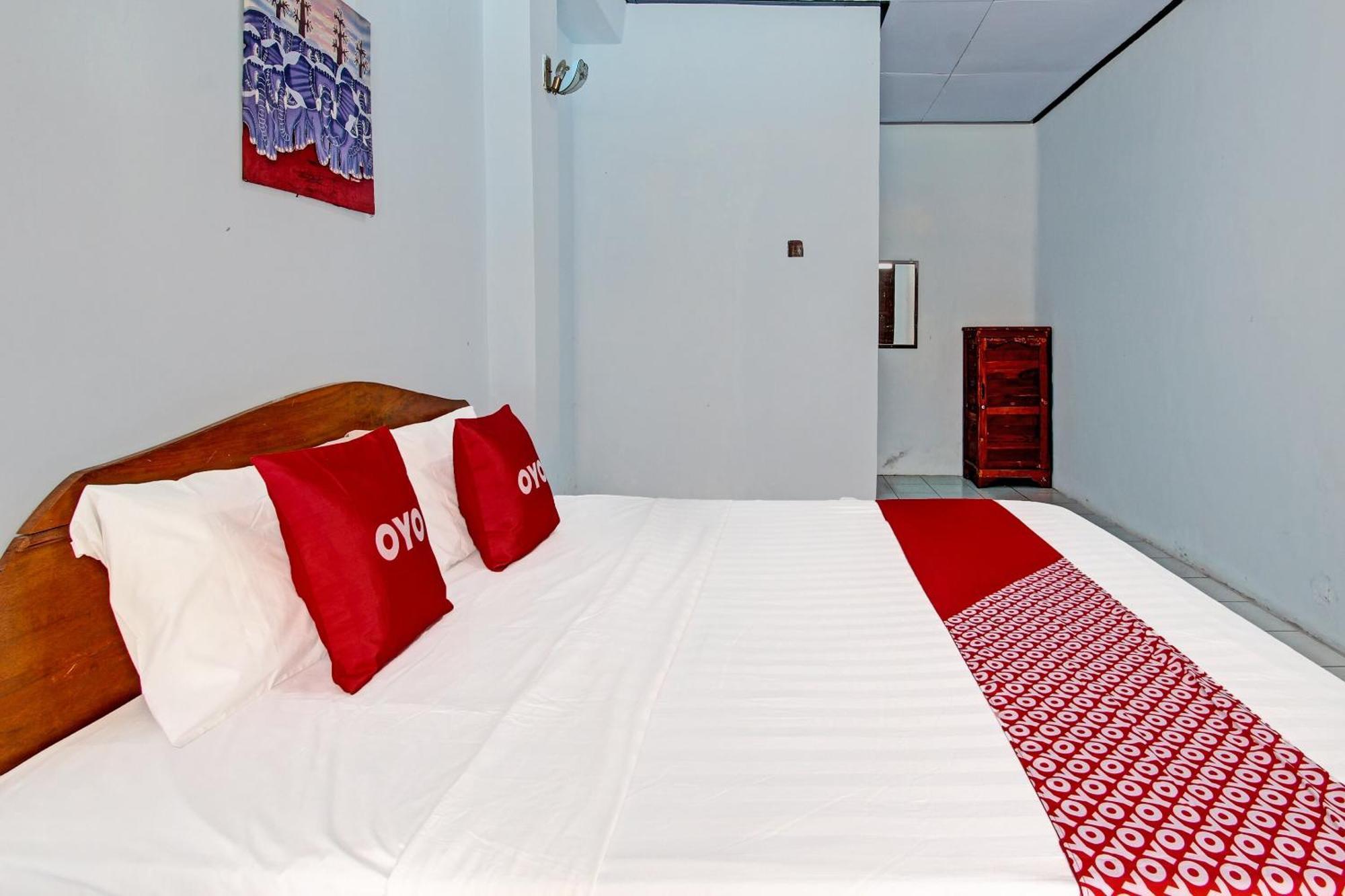 Capital O 91644 Loka Hause Hotel Salatiga Buitenkant foto