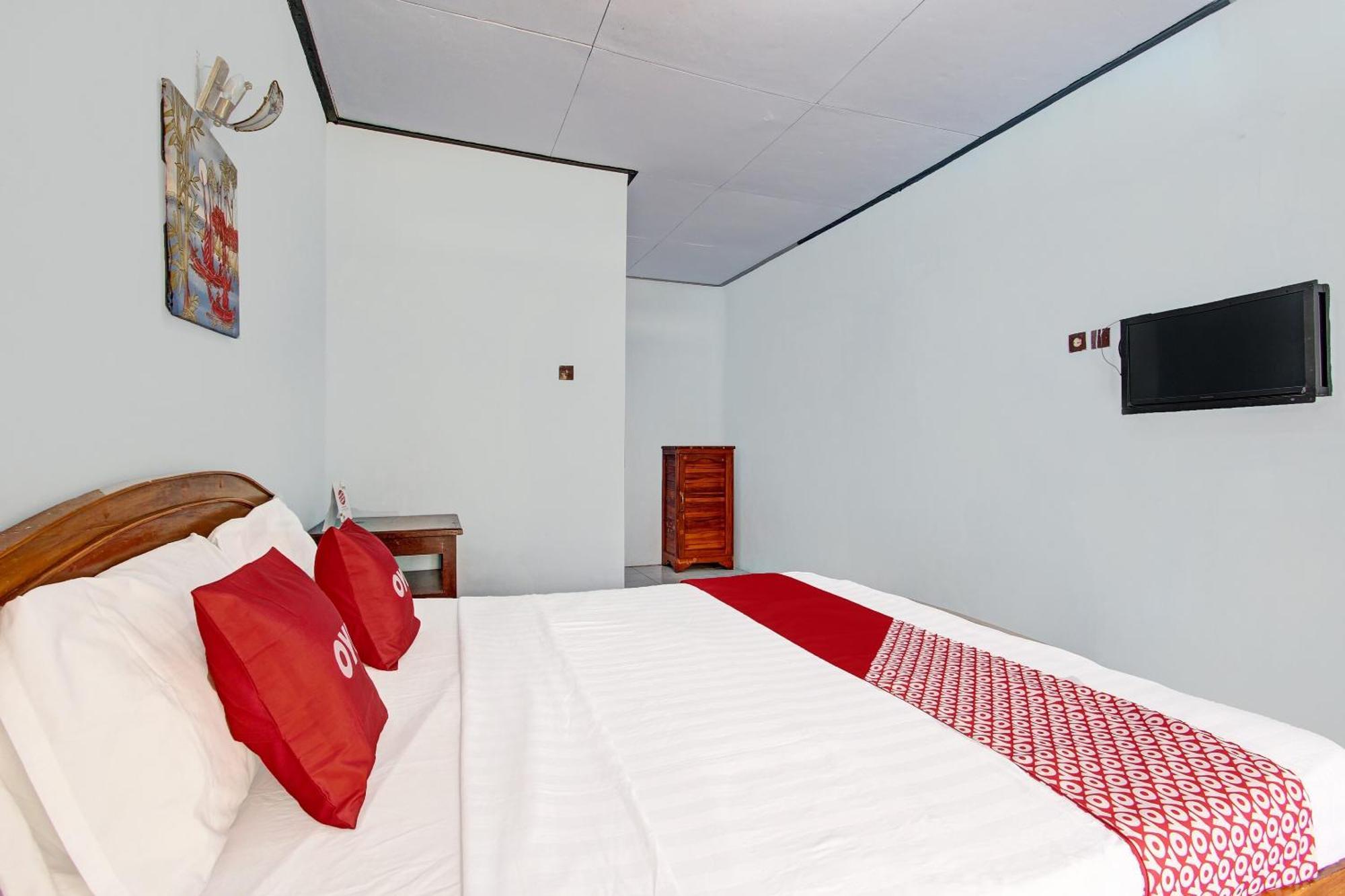 Capital O 91644 Loka Hause Hotel Salatiga Buitenkant foto
