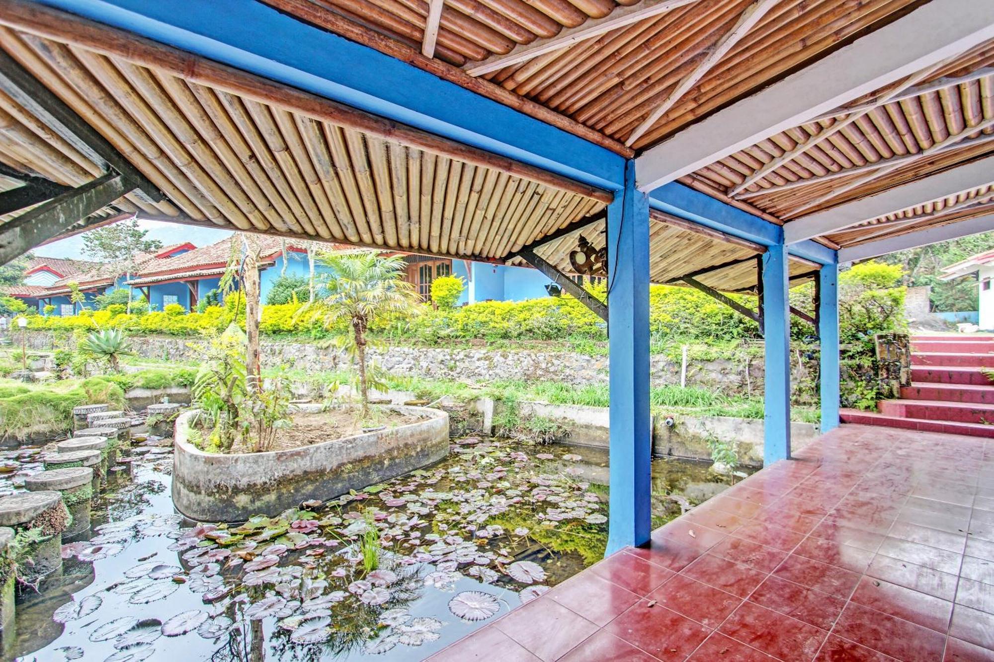 Capital O 91644 Loka Hause Hotel Salatiga Buitenkant foto