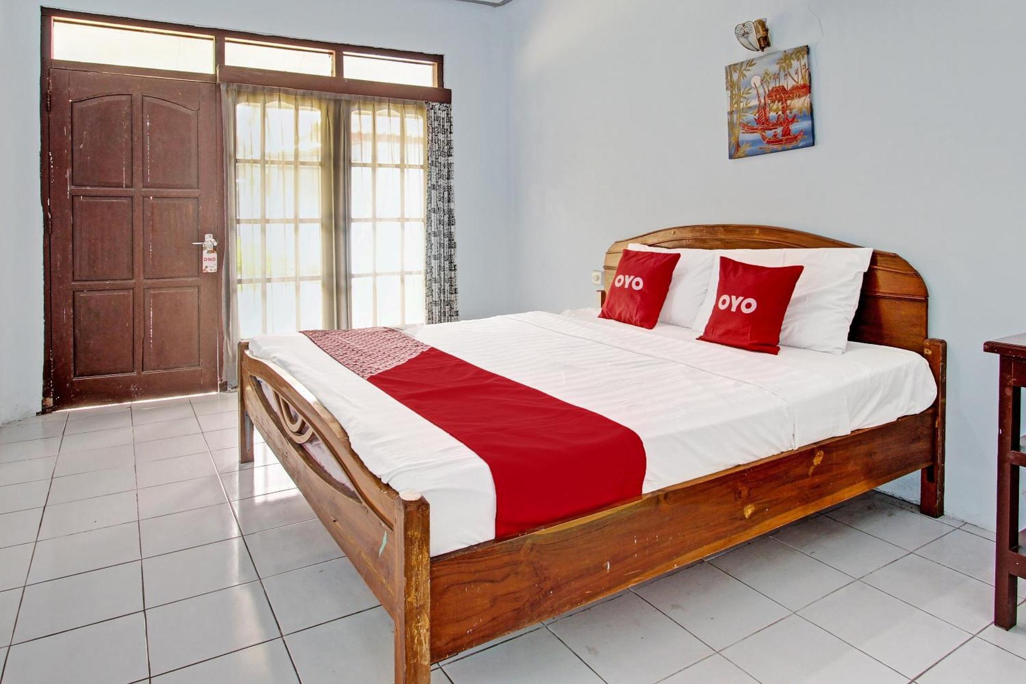 Capital O 91644 Loka Hause Hotel Salatiga Buitenkant foto