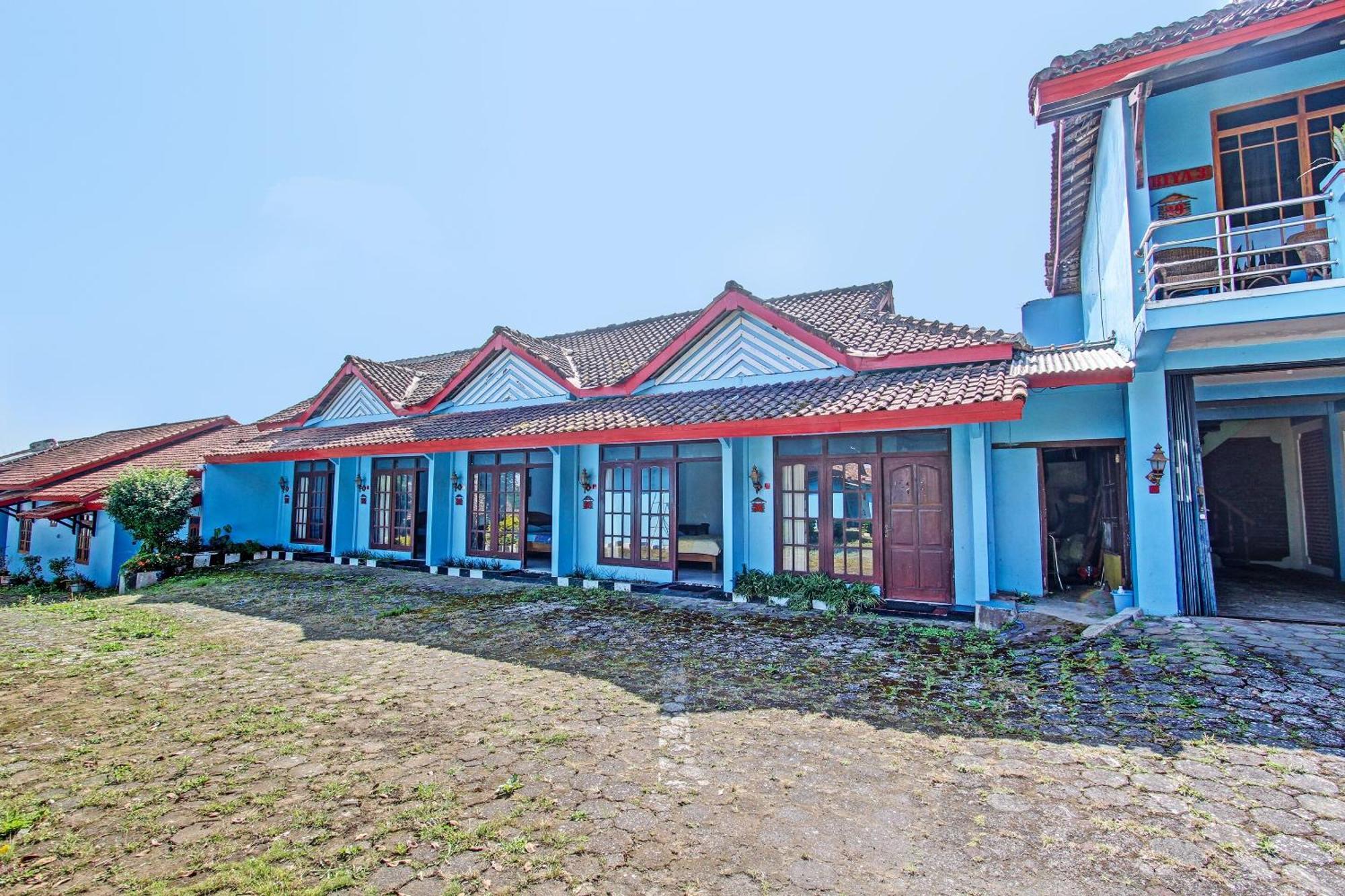 Capital O 91644 Loka Hause Hotel Salatiga Buitenkant foto